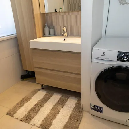 15min Walk To Oldtown, Dishwash, Parking, Aircon 탈린